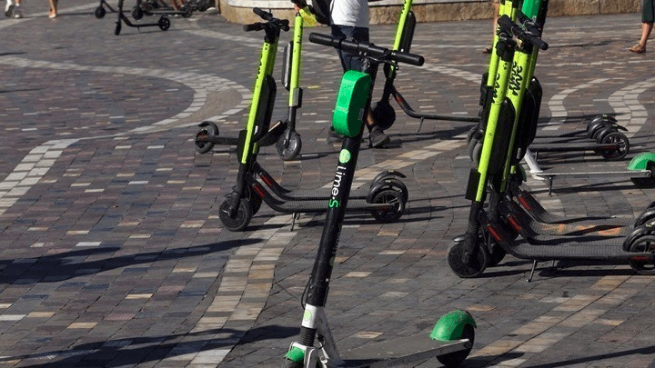 ΚΥΠΡΟΣ: Ασφαλιστική κάλυψη και σήμανση για τα ηλεκτρικά σκούτερ – Τι προτείνει το Υπουργείο Μεταφορών